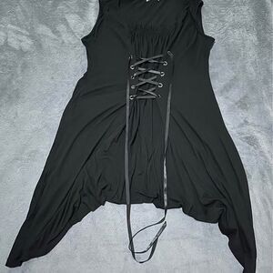 Rose Gal Plus Size Women’s Long Black Sleeveless Gothic Lace-Up Top